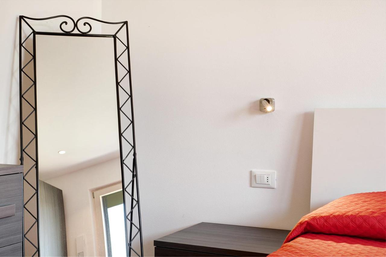 Apartamento Garden Borgo Secolo Peschiera del Garda Exterior foto